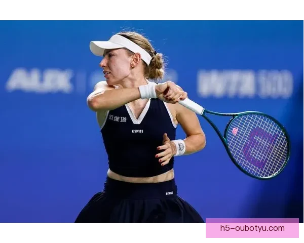 首盘破发莱巴金娜1比0占先